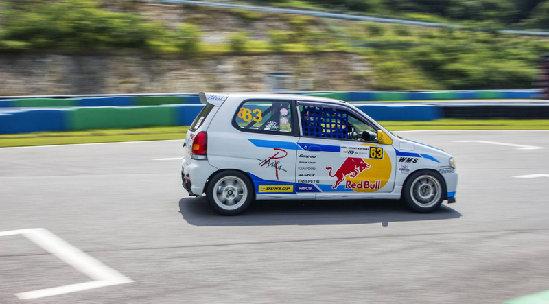 Illustration for article titled Few pics from a keicar race at Kota Circuit today...
